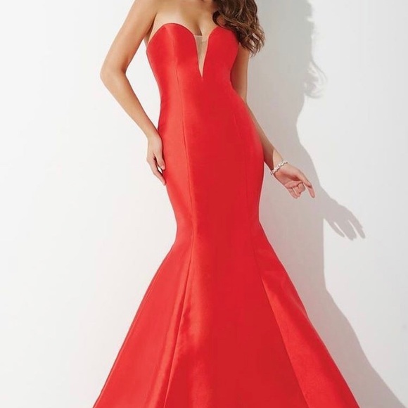 Size 14 Jovani Prom Dress - Picture 1 of 1